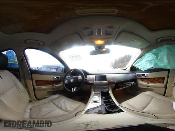 ✅ 2011 Jaguar XF • VIN: SAJWA0FB3BLR84778 • Лот: 41542852. Опубликован ранее на IAAI с пробегом 75 208 миль. Бесплатный доступ к архиву аукционных продаж из США и подробный отчёт об истории автомобиля на DreamBid. Изображение 19.