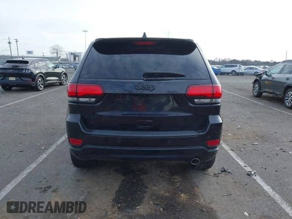 ✅ 2018 Jeep Grand Cherokee Altitude • VIN: 1C4RJFAG2JC469450 • Lot: 43899678. Wystawiony na IAAI z przebiegiem 78 954 mil. Bezpłatny archiwum sprzedaży aukcyjnych z USA i szczegółowy raport historii pojazdu na DreamBid. Zdjęcie 16.