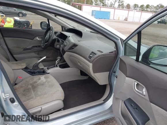 ✅ 2012 Honda Civic • VIN: JHMFB4F23CS001798 • Lot: 43373104. Wystawiony na IAAI z przebiegiem 137 496 mil. Bezpłatny archiwum sprzedaży aukcyjnych z USA i szczegółowy raport historii pojazdu na DreamBid. Zdjęcie 5.