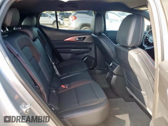 ✅ 2024 Chevrolet Equinox EV RS • VIN: 3GN7DRRP7RS292136 • Lot: 56956375. Wystawiony na Copart z przebiegiem 5 252 mil. Bezpłatny archiwum sprzedaży aukcyjnych z USA i szczegółowy raport historii pojazdu na DreamBid. Zdjęcie 11.