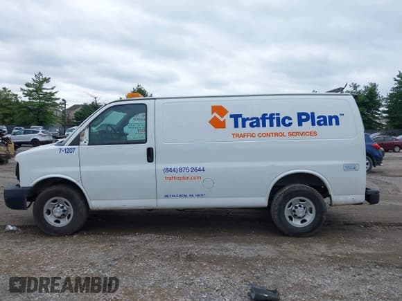 ✅ 2017 Chevrolet Express Cargo • VIN: 1GCWGAFF7H1342428 • Lot: 43061156. Listed on IAAI with 111,621 mi. Free auction sales archive from the USA and detailed vehicle history report at DreamBid. Image 14.