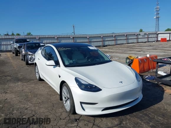 ✅ 2021 Tesla Model 3 Long Range • VIN: 5YJ3E1EB6MF053498 • Lot: 42249301. Wystawiony na IAAI z przebiegiem 36 275 mil. Bezpłatny archiwum sprzedaży aukcyjnych z USA i szczegółowy raport historii pojazdu na DreamBid. Zdjęcie 1.