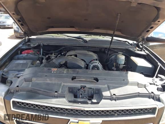 2014 Chevrolet Suburban LT z VIN 1GNSCJE05ER121390, wystawiony jako IAAI lot #42684312 z przebiegiem 283 608 mil mil oraz . Historia ofert i sprzedaży dostępna na DreamBid. Obrazek 10.