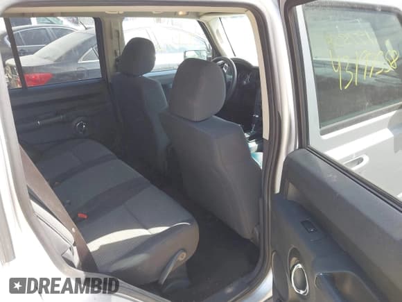 ✅ 2010 Jeep Commander Sport • VIN: 1J4RG4GK3AC130074 • Лот: 43197558. Опубликован ранее на IAAI с пробегом 149 157 миль. Бесплатный доступ к архиву аукционных продаж из США и подробный отчёт об истории автомобиля на DreamBid. Изображение 8.