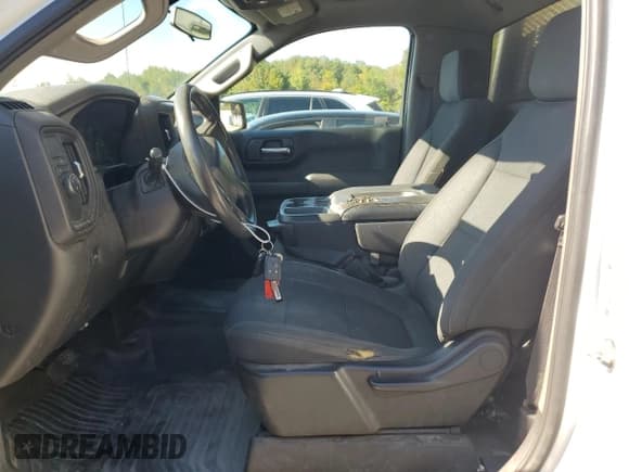 ✅ 2019 Chevrolet Silverado 1500 Work Truck • VIN: 3GCNWAEH3KG288409 • Lot: 81634655. Wystawiony na Copart z przebiegiem 125 496 mil. Bezpłatny archiwum sprzedaży aukcyjnych z USA i szczegółowy raport historii pojazdu na DreamBid. Zdjęcie 7.