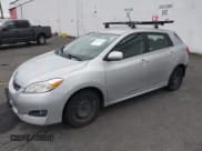 ✅ 2010 Toyota Matrix S • VIN: 2T1LE4EE6AC018584 • Лот: 43593243. Опубликован ранее на IAAI с пробегом 159 694 миль. Бесплатный доступ к архиву аукционных продаж из США и подробный отчёт об истории автомобиля на DreamBid. Изображение 2.