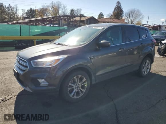✅ 2019 Ford Escape SE • VIN: 1FMCU9GD4KUB07316 • Лот: 91244155. Опубликован ранее на Copart с пробегом 166 149 миль. Бесплатный доступ к архиву аукционных продаж из США и подробный отчёт об истории автомобиля на DreamBid. Изображение 1.