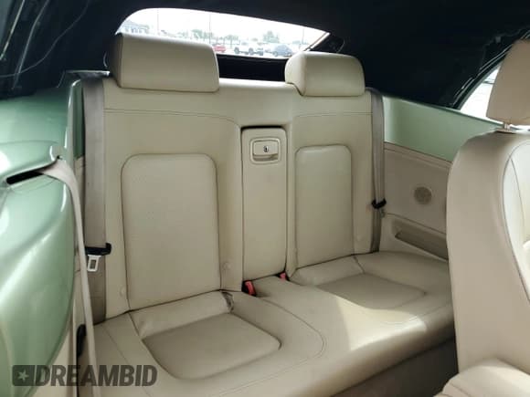 ✅ 2008 Volkswagen Beetle SE • VIN: 3VWRF31Y38M413855 • Lot: 70392625. Wystawiony na Copart z przebiegiem 76 261 mil. Bezpłatny archiwum sprzedaży aukcyjnych z USA i szczegółowy raport historii pojazdu na DreamBid. Zdjęcie 10.