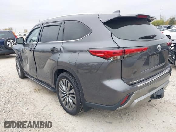 ✅ 2022 Toyota Highlander Platinum • VIN: 5TDFZRBH8NS166228 • Lot: 43563485. Wystawiony na IAAI z przebiegiem 55 834 mil. Bezpłatny archiwum sprzedaży aukcyjnych z USA i szczegółowy raport historii pojazdu na DreamBid. Zdjęcie 3.