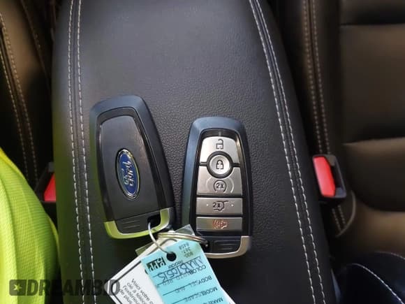 ✅ 2022 Ford Escape SEL • VIN: 1FMCU9H60NUB70515 • Lot: 43265394. Wystawiony na IAAI z przebiegiem 14 664 mil. Bezpłatny archiwum sprzedaży aukcyjnych z USA i szczegółowy raport historii pojazdu na DreamBid. Zdjęcie 11.