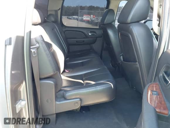 2007 Chevrolet Silverado 1500 LTZ with VIN 2GCFK13Y371712075, listed as a IAAI auction lot 43282513 with 242,495 mi miles and . Bid and sale history available at DreamBid. Image 8.