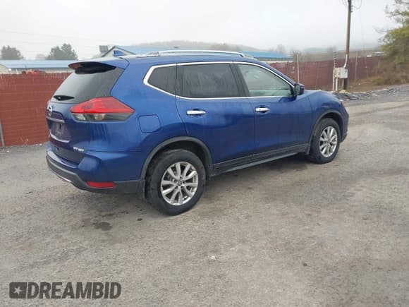 ✅ 2018 Nissan Rogue SV • VIN: JN8AT2MV4JW353227 • Lot: 43662115. Wystawiony na IAAI z przebiegiem 162 227 mil. Bezpłatny archiwum sprzedaży aukcyjnych z USA i szczegółowy raport historii pojazdu na DreamBid. Zdjęcie 4.