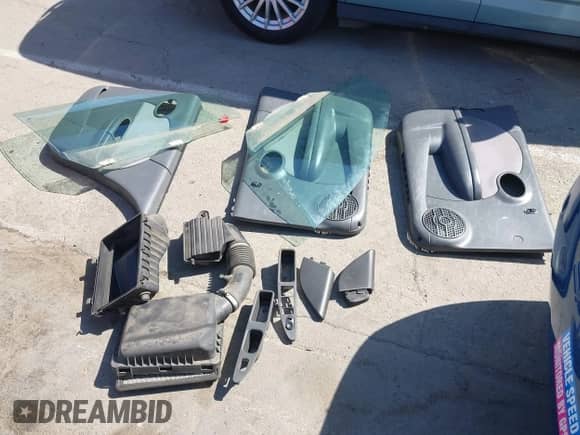 2004 Saturn ION ION 2 z VIN 1G8AJ52F64Z175574, wystawiony jako IAAI lot #42631828 z przebiegiem 193 569 mil mil oraz . Historia ofert i sprzedaży dostępna na DreamBid. Obrazek 12.