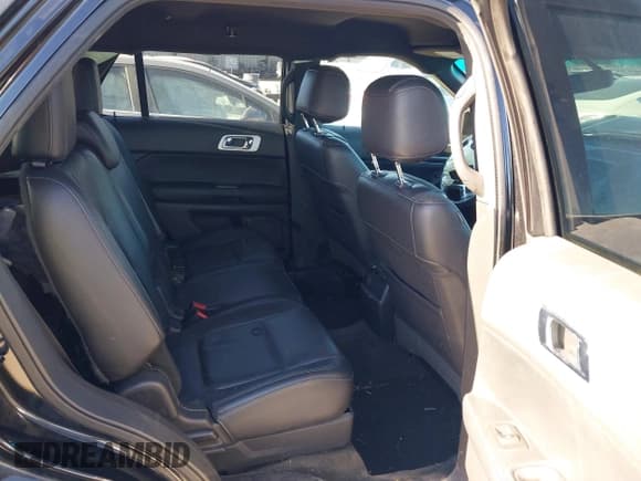 ✅ 2015 Ford Explorer XLT • VIN: 1FM5K7D88FGB18303 • Lot: 41214385. Listed on IAAI with 119,813 mi. Free auction sales archive from the USA and detailed vehicle history report at DreamBid. Image 8.