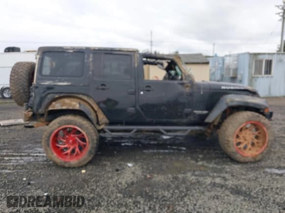 ✅ 2018 Jeep Wrangler Unlimited Rubicon Recon • VIN: 1C4BJWFG9JL844051 • Lot: 40923174. Wystawiony na IAAI z przebiegiem 64 309 mil. Bezpłatny archiwum sprzedaży aukcyjnych z USA i szczegółowy raport historii pojazdu na DreamBid. Zdjęcie 14.