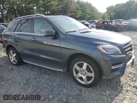 ✅ 2014 Mercedes-Benz M 550 • VIN: 4JGDA7DB4EA363255 • Лот: 72082025. Опубликован ранее на Copart с пробегом 127 164 миль. Бесплатный доступ к архиву аукционных продаж из США и подробный отчёт об истории автомобиля на DreamBid. Изображение 4.