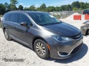 ✅ 2017 Chrysler Pacifica Touring L • VIN: 2C4RC1BG0HR503740 • Lot: 43132608. Wystawiony na IAAI z przebiegiem 151 008 mil. Bezpłatny archiwum sprzedaży aukcyjnych z USA i szczegółowy raport historii pojazdu na DreamBid. Zdjęcie 1.