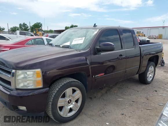 ✅ 2008 Chevrolet Silverado 1500 • VIN: 1GCEC19Y28Z298330 • Lot: 42272489. Wystawiony na IAAI z przebiegiem 97 076 mil. Bezpłatny archiwum sprzedaży aukcyjnych z USA i szczegółowy raport historii pojazdu na DreamBid. Zdjęcie 6.