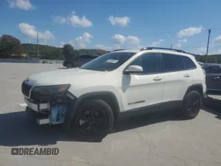 ✅ 2019 Jeep Cherokee Altitude • VIN: 1C4PJMLX6KD485879 • Lot: 83935975. Wystawiony na Copart z przebiegiem 36 120 mil. Bezpłatny archiwum sprzedaży aukcyjnych z USA i szczegółowy raport historii pojazdu na DreamBid. Zdjęcie 1.