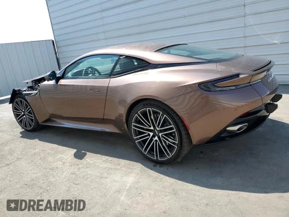 ✅ 2024 Aston Martin DB12 • VIN: SCFRMFFW3RGL12944 • Lot: 61053374. Wystawiony na Copart z przebiegiem 472 mil. Bezpłatny archiwum sprzedaży aukcyjnych z USA i szczegółowy raport historii pojazdu na DreamBid. Zdjęcie 2.