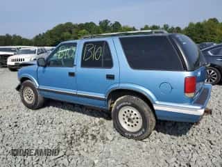 1997 Chevrolet Blazer LS z VIN 1GNDT13W7V2156165, wystawiony jako Copart lot #66759394 z przebiegiem 170 046 mil mil oraz Szkoda całkowita • Salvage title. Historia ofert i sprzedaży dostępna na DreamBid. Obrazek 2.