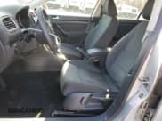 ✅ 2010 Volkswagen Jetta S • VIN: 3VWKX7AJ6AM660172 • Лот: 82675194. Опубликован ранее на Copart с пробегом 117 984 миль. Бесплатный доступ к архиву аукционных продаж из США и подробный отчёт об истории автомобиля на DreamBid. Изображение 7.