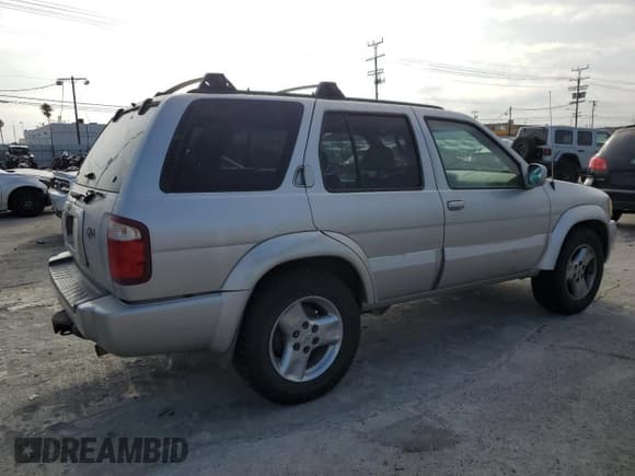 ✅ 2003 Infiniti QX4 Luxury • VIN: JNRDR09Y33W302805 • Lot: 80500135. Wystawiony na Copart z przebiegiem 226 878 mil. Bezpłatny archiwum sprzedaży aukcyjnych z USA i szczegółowy raport historii pojazdu na DreamBid. Zdjęcie 3.