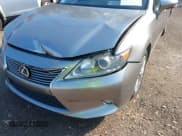 ✅ 2015 Lexus ES 330 • VIN: JTHBK1GG1F2158824 • Lot: 43381542. Wystawiony na IAAI z przebiegiem 137 678 mil. Bezpłatny archiwum sprzedaży aukcyjnych z USA i szczegółowy raport historii pojazdu na DreamBid. Zdjęcie 6.