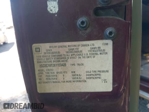 1999 Chevrolet Silverado 1500 LS z VIN 2GCEC19T2X1153428, wystawiony jako IAAI lot #43185258 z przebiegiem Nie podano mil oraz . Historia ofert i sprzedaży dostępna na DreamBid. Obrazek 9.