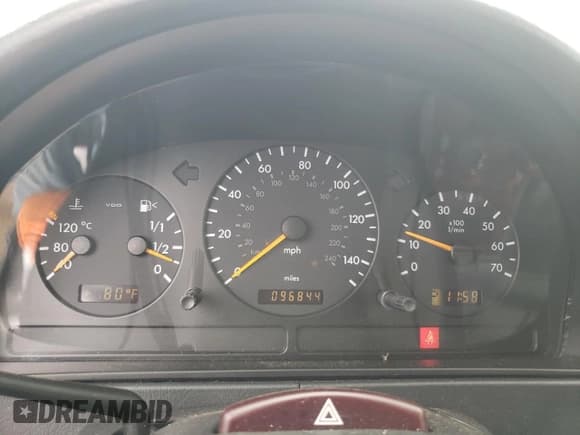 ✅ 2004 Mercedes-Benz M 500 • VIN: 4JGAB75E84A465553 • Lot: 64187274. Wystawiony na Copart z przebiegiem 96 844 mil. Bezpłatny archiwum sprzedaży aukcyjnych z USA i szczegółowy raport historii pojazdu na DreamBid. Zdjęcie 9.