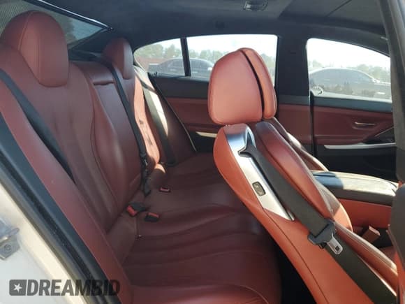 ✅ 2014 BMW 6 Series 650i • VIN: WBA6B2C54ED129850 • Lot: 86133305. Wystawiony na Copart z przebiegiem Nie podano. Bezpłatny archiwum sprzedaży aukcyjnych z USA i szczegółowy raport historii pojazdu na DreamBid. Zdjęcie 10.