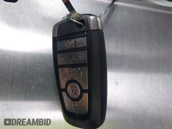 ✅ 2018 Ford F-250 XL • VIN: 1FT7W2BT9JEC77105 • Lot: 42187476. Listed on IAAI with 211,051 mi. Free auction sales archive from the USA and detailed vehicle history report at DreamBid. Image 11.