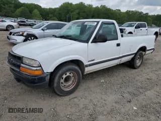 ✅ 2000 Chevrolet S-10 • VIN: 1GCCS1448Y8126095 • Лот: 54539385. Опубликован ранее на Copart с пробегом 164 328 миль. Бесплатный доступ к архиву аукционных продаж из США и подробный отчёт об истории автомобиля на DreamBid. Изображение 1.