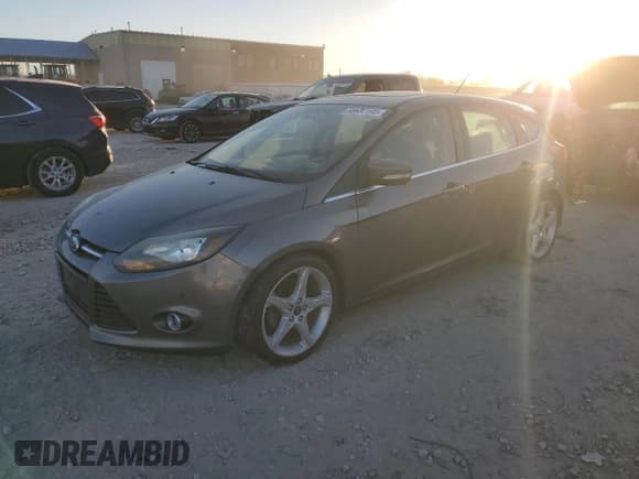 ✅ 2014 Ford Focus Titanium • VIN: 1FADP3N22EL141379 • Lot: 92607195. Listed on Copart with 138,728 mi. Free auction sales archive from the USA and detailed vehicle history report at DreamBid. Image 1.