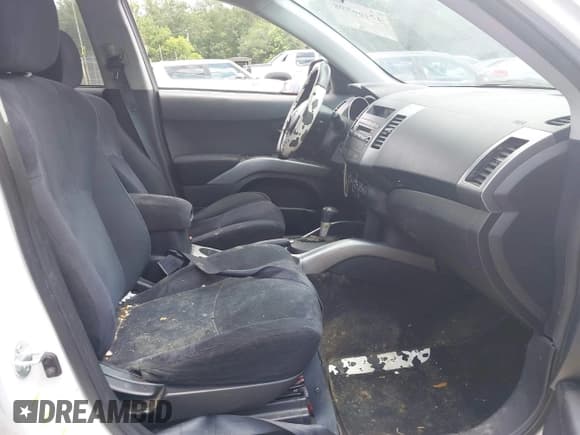 ✅ 2007 Mitsubishi Outlander LS • VIN: JA4MT31X87Z001807 • Lot: 42466598. Listed on IAAI with 220,108 mi. Free auction sales archive from the USA and detailed vehicle history report at DreamBid. Image 5.