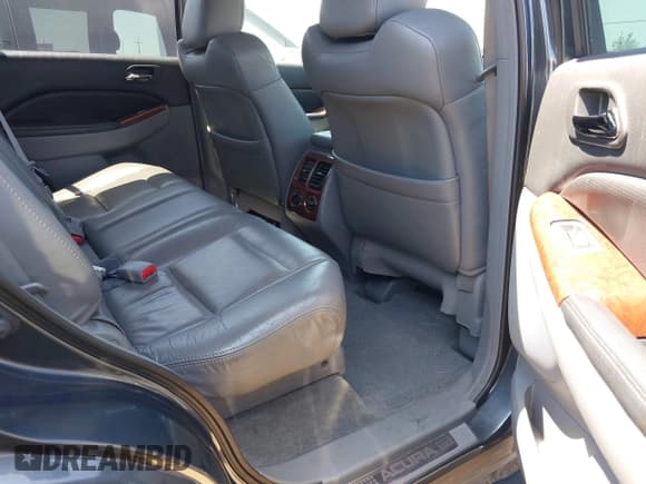 ✅ 2004 Acura MDX Touring • VIN: 2HNYD18664H509706 • Lot: 42474291. Wystawiony na IAAI z przebiegiem 148 817 mil. Bezpłatny archiwum sprzedaży aukcyjnych z USA i szczegółowy raport historii pojazdu na DreamBid. Zdjęcie 8.