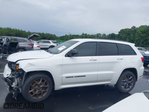 ✅ 2020 Jeep Grand Cherokee Limited X • VIN: 1C4RJFBT2LC385577 • Лот: 42983521. Опубликован ранее на IAAI с пробегом 67 074 миль. Бесплатный доступ к архиву аукционных продаж из США и подробный отчёт об истории автомобиля на DreamBid. Изображение 14.