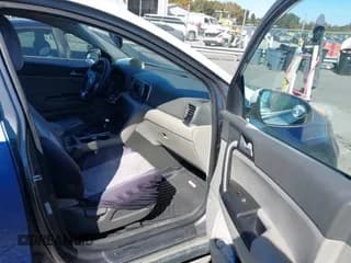 ✅ 2017 Kia Sportage LX • VIN: KNDPM3AC6H7123897 • Лот: 43532997. Опубликован ранее на IAAI с пробегом 252 593 миль. Бесплатный доступ к архиву аукционных продаж из США и подробный отчёт об истории автомобиля на DreamBid. Изображение 5.