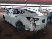 ✅ 2019 Tesla Model 3 Long Range • VIN: 5YJ3E1EB7KF493405 • Lot: 43400455. Wystawiony na IAAI z przebiegiem 46 640 mil. Bezpłatny archiwum sprzedaży aukcyjnych z USA i szczegółowy raport historii pojazdu na DreamBid. Zdjęcie 3.