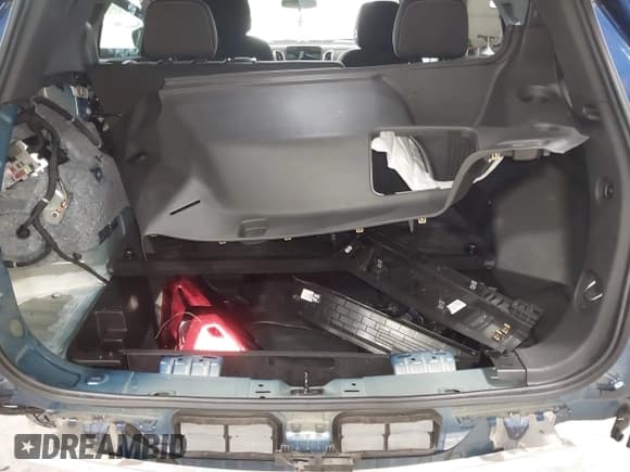 ✅ 2023 Chevrolet Equinox LT • VIN: 3GNAXUEG5PL104436 • Lot: 43215747. Listed on IAAI with 10,059 mi. Free auction sales archive from the USA and detailed vehicle history report at DreamBid. Image 12.