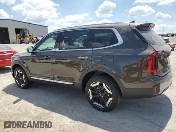 ✅ 2025 Kia Telluride S • VIN: 5XYP64GC9SG646624 • Lot: 70028305. Listed on Copart with 3,162 mi. Free auction sales archive from the USA and detailed vehicle history report at DreamBid. Image 2.