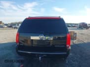 ✅ 2010 Cadillac Escalade Luxury • VIN: 1GYUKBEF1AR201207 • Lot: 43647325. Wystawiony na IAAI z przebiegiem 182 068 mil. Bezpłatny archiwum sprzedaży aukcyjnych z USA i szczegółowy raport historii pojazdu na DreamBid. Zdjęcie 16.