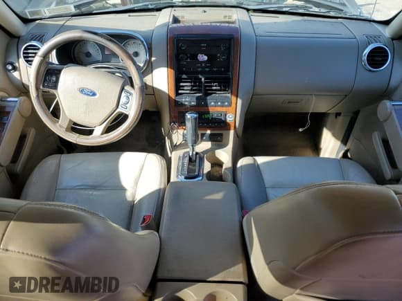 ✅ 2007 Ford Explorer Eddie Bauer • VIN: 1FMEU74E87UA41614 • Lot: 84830845. Wystawiony na Copart z przebiegiem 112 887 mil. Bezpłatny archiwum sprzedaży aukcyjnych z USA i szczegółowy raport historii pojazdu na DreamBid. Zdjęcie 8.