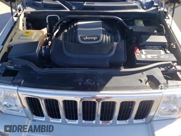 ✅ 2008 Jeep Commander Limited • VIN: 1J8HG58208C182836 • Lot: 64780585. Wystawiony na Copart z przebiegiem 134 617 mil. Bezpłatny archiwum sprzedaży aukcyjnych z USA i szczegółowy raport historii pojazdu na DreamBid. Zdjęcie 11.