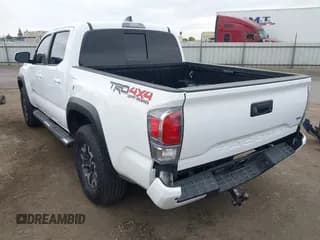 ✅ 2022 Toyota Tacoma TRD Off Road • VIN: 3TMCZ5AN1NM497266 • Lot: 43635390. Wystawiony na IAAI z przebiegiem 50 276 mil. Bezpłatny archiwum sprzedaży aukcyjnych z USA i szczegółowy raport historii pojazdu na DreamBid. Zdjęcie 3.