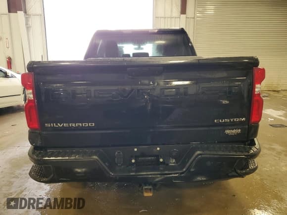 ✅ 2021 Chevrolet Silverado 1500 Custom • VIN: 1GCPYBEH9MZ171784 • Lot: 83081484. Wystawiony na Copart z przebiegiem 94 772 mil. Bezpłatny archiwum sprzedaży aukcyjnych z USA i szczegółowy raport historii pojazdu na DreamBid. Zdjęcie 6.