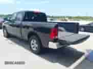 2024 Ram 1500 SLT z VIN 1C6RR6GG4RS123036, wystawiony jako IAAI lot #42356146 z przebiegiem 38 557 mil mil oraz . Historia ofert i sprzedaży dostępna na DreamBid. Obrazek 3.