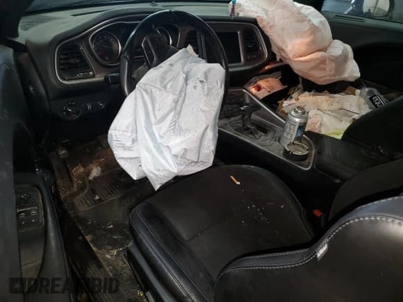 ✅ 2020 Dodge Challenger R/T Scat Pack • VIN: 2C3CDZFJ2LH125477 • Lot: 47773484. Wystawiony na Copart z przebiegiem 29 612 mil. Bezpłatny archiwum sprzedaży aukcyjnych z USA i szczegółowy raport historii pojazdu na DreamBid. Zdjęcie 8.