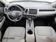 ✅ 2020 Honda HR-V LX • VIN: 3CZRU5H33LM716930 • Лот: 86183505. Опубликован ранее на Copart с пробегом 57 877 миль. Бесплатный доступ к архиву аукционных продаж из США и подробный отчёт об истории автомобиля на DreamBid. Изображение 8.
