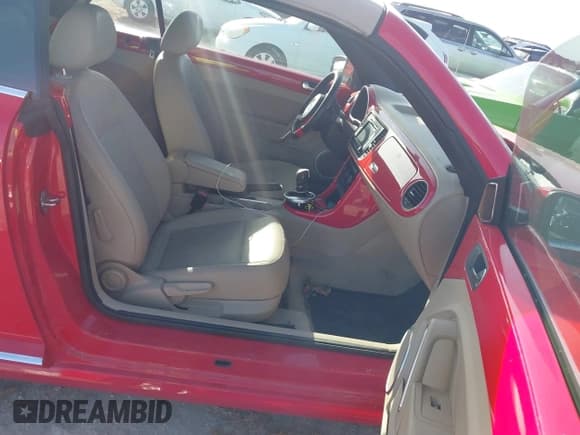 ✅ 2017 Volkswagen Beetle S • VIN: 3VW517AT8HM813838 • Lot: 40667902. Listed on IAAI with Not provided. Free auction sales archive from the USA and detailed vehicle history report at DreamBid. Image 5.